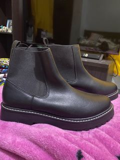 Dolce Vita Women's Lobera Chelsea Boots, Black Leather