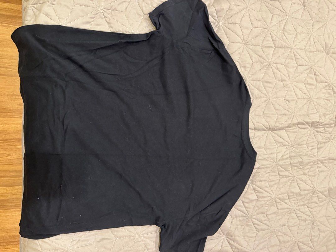 Essentials basic tee (fits like L) (Category: Tshirts & Polo Shirts) located in Singapore. Submitted by bibbla (Listing ID 1298080063, Image 2). Description: Almost brand new. Measurements: Pit to pit - 23inches Length - 29inches. Meet up or shipping (+$2)! .