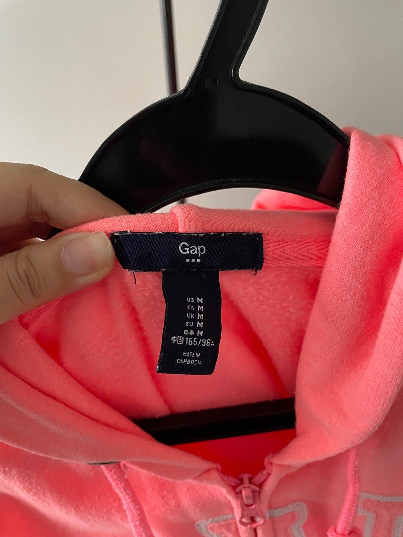 GAP jacket (Category: Coats, Jackets and Outerwear) located in Singapore. Submitted by ethelnol (Listing ID 1298061416, Image 2). Description: .