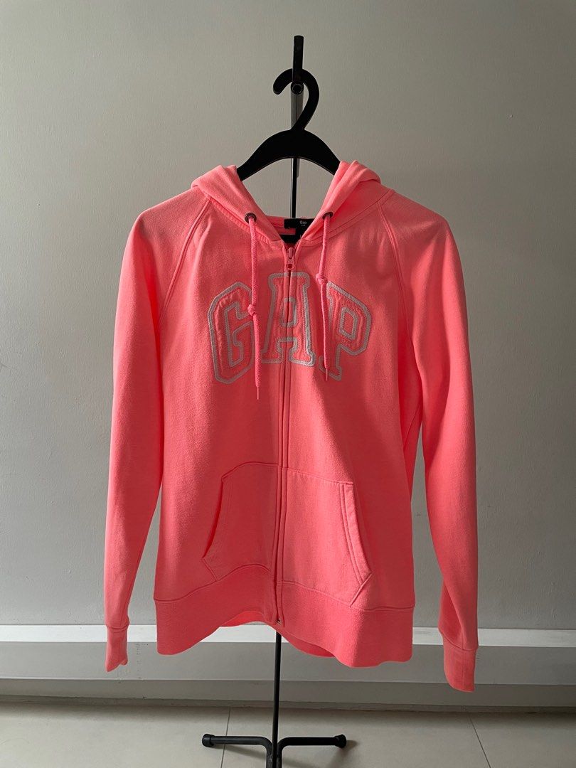 GAP jacket (Category: Coats, Jackets and Outerwear) located in Singapore. Submitted by ethelnol (Listing ID 1298061416, Image 1). Description: .
