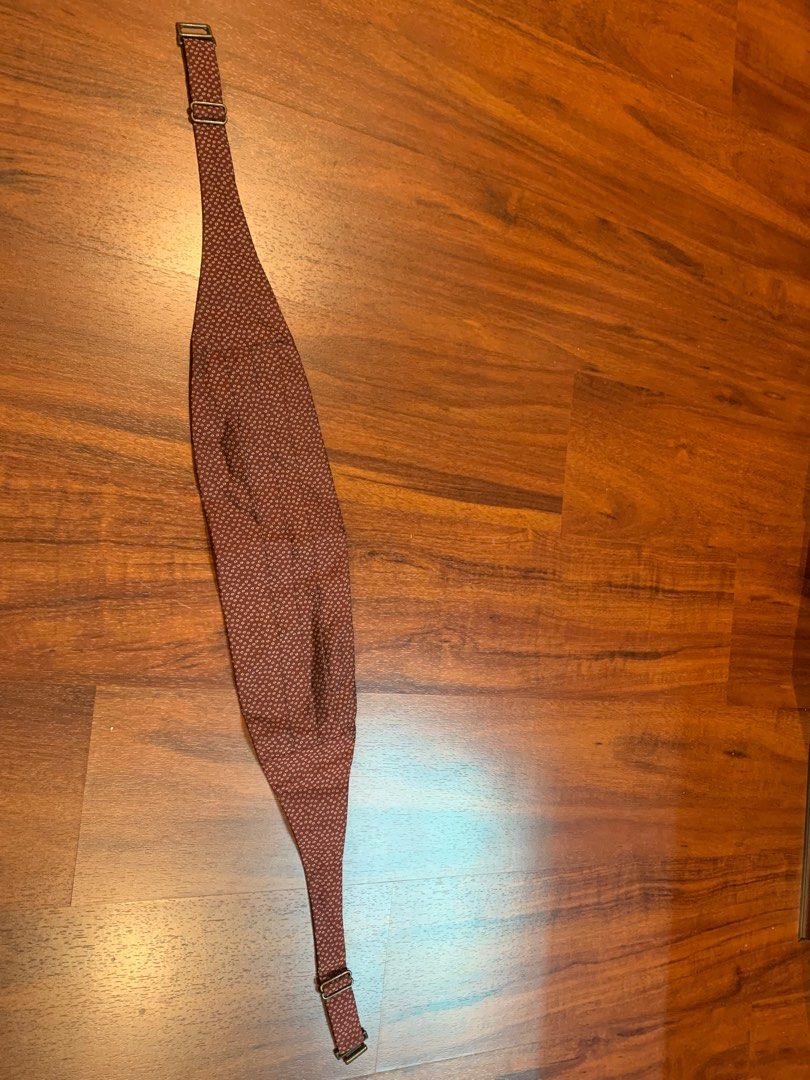 Giorgio Armani Pure Silk Maroon Cummerbund (rare) (Category: Belts) located in Pasay City. Submitted by emilio1998 (Listing ID 1298114834, Image 2). Description: .