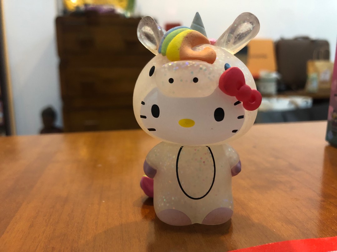 Super rare Glitter Unicorn kidrobot x hello kitty 'time to shine' 3” mini 