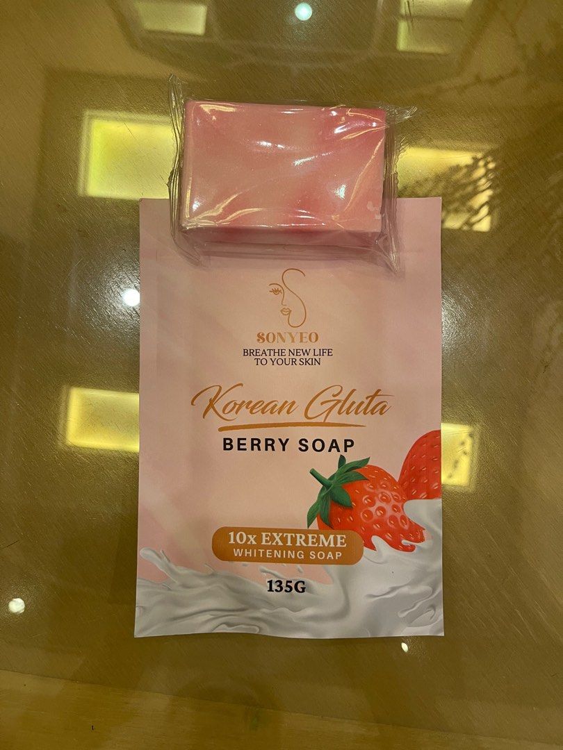 Gluta Berry Soap (Category: Bath) located in San Juan City. Submitted by apl_d (Listing ID 1298044693, Image 3). Description: Korean Gluta Berry Soap 10x Extreme Whitening Soap.