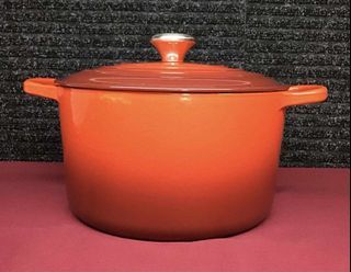 Le Creuset Round Pot / Casserole 24 cm made in France