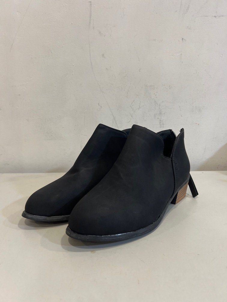 Low cut black ankle boots outlet