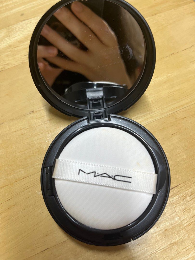 Mac氣墊, 美容＆個人護理, 健康及美容- 皮膚護理, 化妝品- Carousell