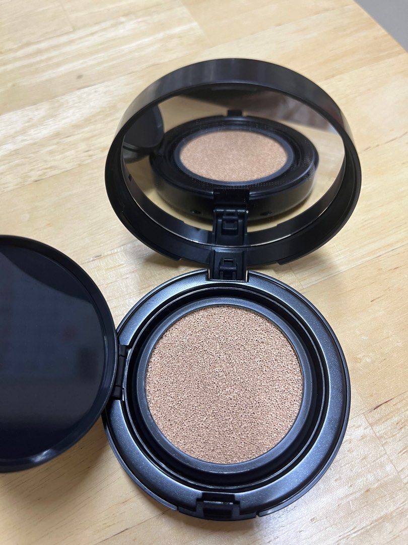 Mac氣墊, 美容＆個人護理, 健康及美容- 皮膚護理, 化妝品- Carousell