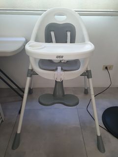 Mamas & Papas 2 in1  Highchair and Junior Seat