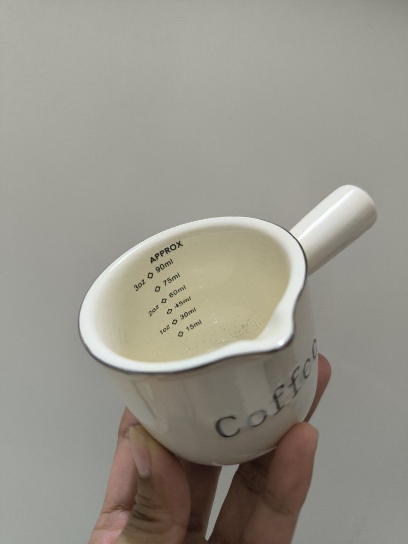 Measuring Cup tiny (Category: Bakeware) located in Pasig City. Submitted by ichbinmitvhie (Listing ID 1298076374, Image 2). Description: .