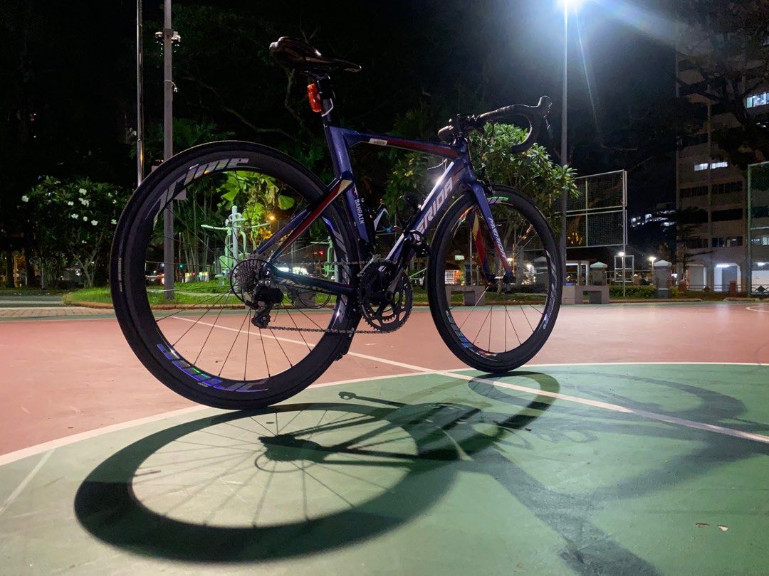 Merida Reacto 400 (Category: Bicycles) located in Singapore. Submitted by sneakerzz1 (Listing ID 1298008528, Image 1). Description: Merida Reacto 400 Able to nego Bike is in great condition. Handlebar tape is all changed, wheels is upgraded. Its a 2019 model. Wheelset: Prime 50 Carbon Rim Brake Shifters: Shimano 105 Cassette: Shimano 105 Pedals: Shimano Carbon 105 Clipless pedals.