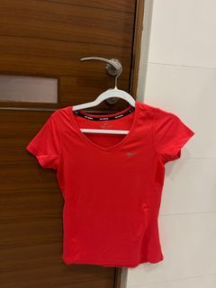 Nike Drifit Shirt (XS-S)