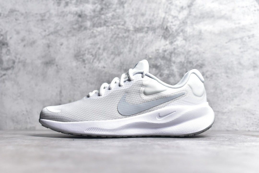 nike shoes triple white