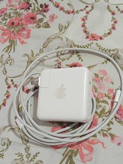 Original Apple Charger - 2023 MacBook Pro M2 Chip Charger
