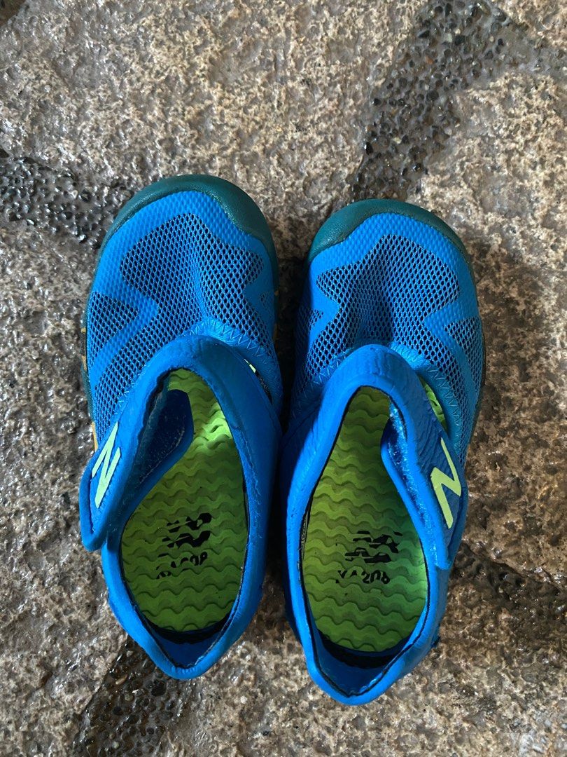 New balance velcro sandals top
