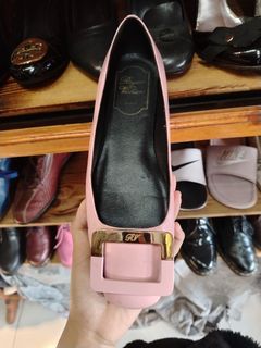 Pink Roger Vivier flat sandal