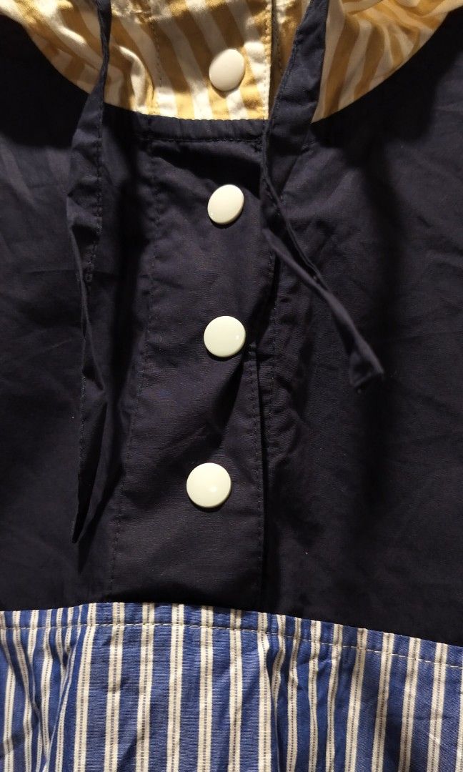 Pou Dou Dou switching fabric shirt (Category: Coats, Jackets and Outerwear) located in Quezon City. Submitted by sicnarf_95 (Listing ID 1298094414, Image 2). Description: tagged size M light fabric has adjusters at the hips shoulders: 20" sleeve length: 18" pit to pit: 22" length: 24".