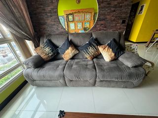 (Category: ) located in . Submitted by prabashini (Listing ID 1298011372, Image 1). Description: .