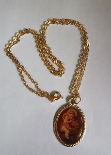 SAINT ANTHONY OF PADUA WITH JESUS CHILD MEDAL with gold plated chain