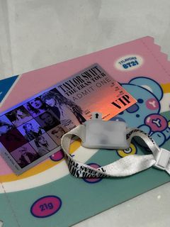 The Eras Tour Souvenir VIP Concert Ticket + concert bracelet (with lock)