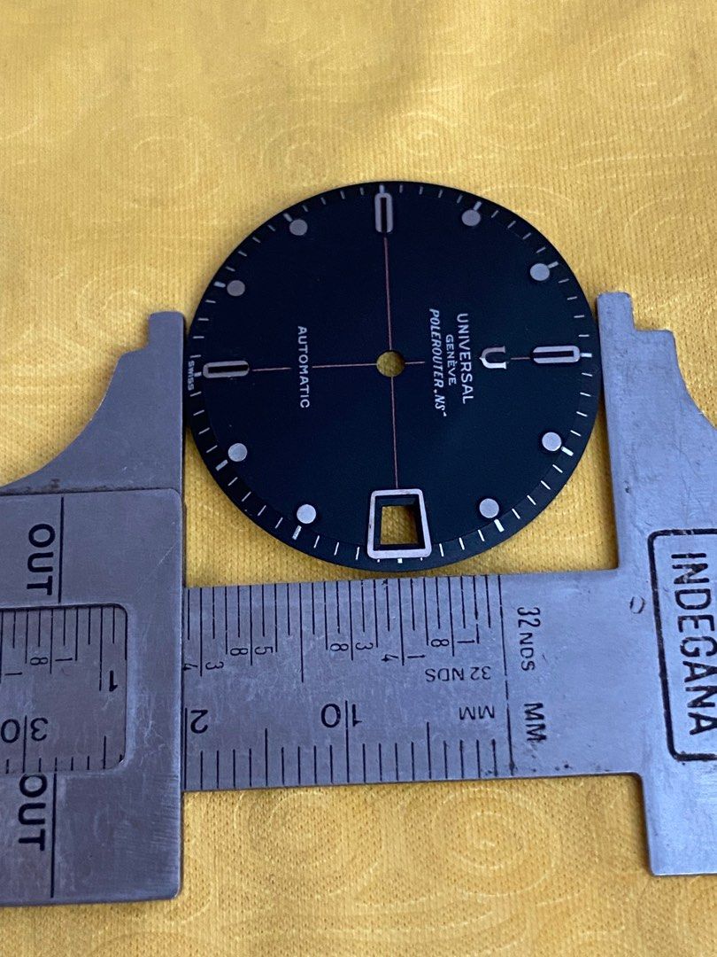 UNIVERSAL GENEVE POLEROUTER AUTOMATIC DATE BLACK DIAL 興趣