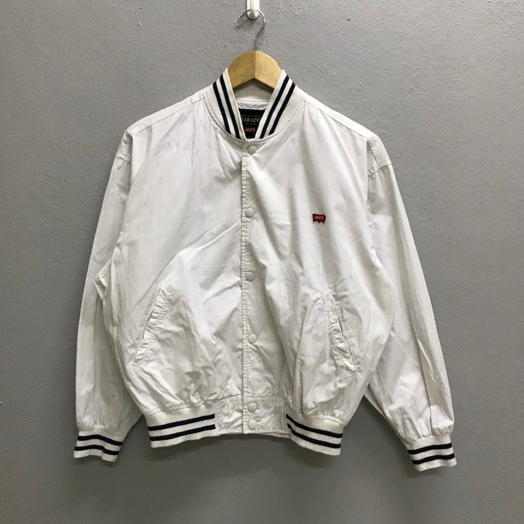 Levis Bomber jacket, Men's Fashion, Coats, Jackets and Outerwear on  Carousell