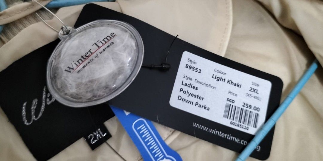 Winter Jacket (Category: Coats, Jackets and Outerwear) located in Singapore. Submitted by dinomama77 (Listing ID 1297981645, Image 2). Description: Winter time jacket in excellent condition. Worn for only 1 trip in Dec 23..
