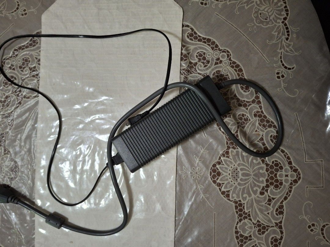 XBOX 360 AC ADAPTER (Category: Xbox) located in Roxas City. Submitted by secondhand_splendor (Listing ID 1298068375, Image 1). Description: Xbox 360 ac adapter cross compatible with all motherboard versions. rfs: nasira xbox due to burnt pad MOP: GCASH (free sf) COP LBC.