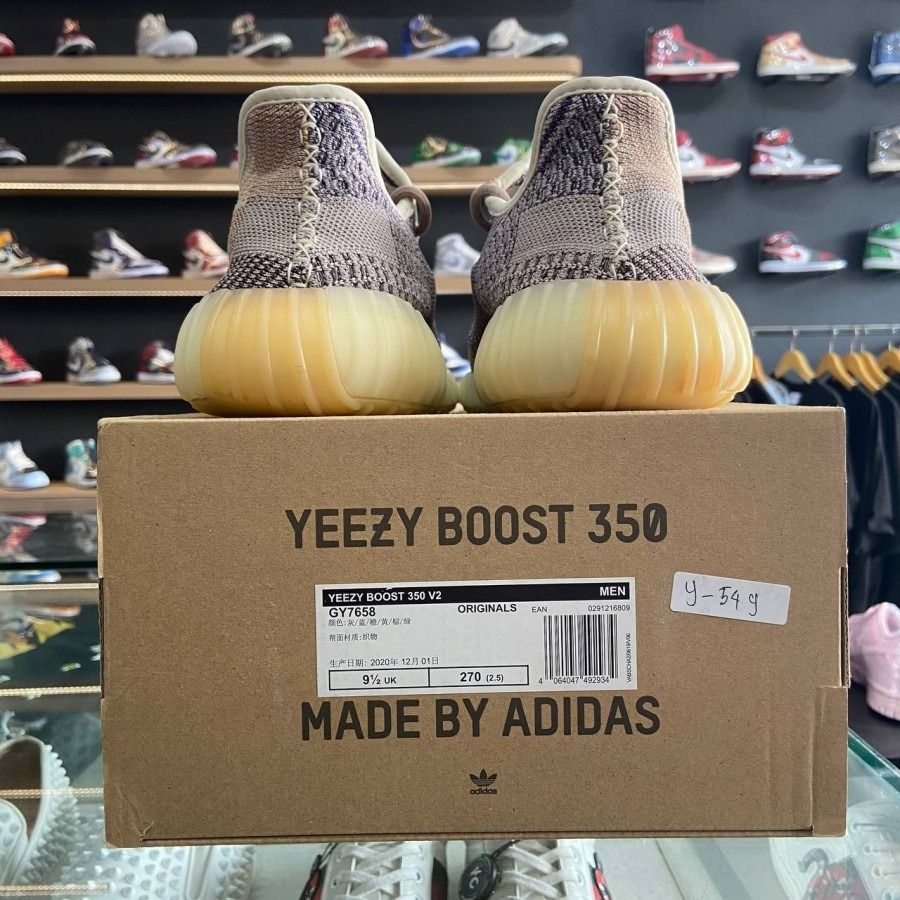 Yeezy Boost 350 V2 Ash Pearl, Fesyen Pria, Sepatu Sneakers di
