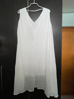 Zalora 白色連身裙64236714594433110