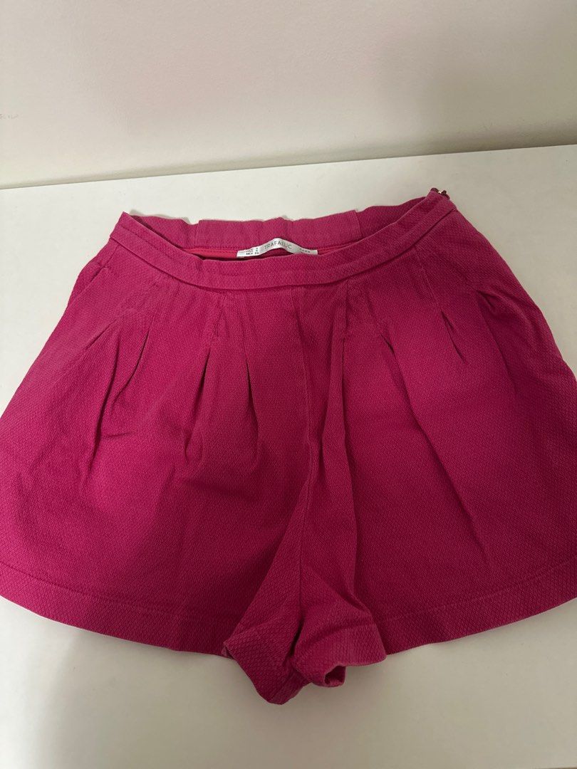 Zara Shorts (Category: Shorts) located in Manila. Submitted by fitsdeclutter (Listing ID 1298092761, Image 1). Description: used less than 5x size small.