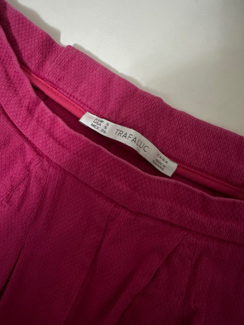 Zara Shorts (Category: Shorts) located in Manila. Submitted by fitsdeclutter (Listing ID 1298092761, Image 2). Description: used less than 5x size small.