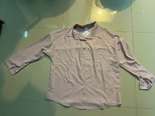 淺粉紅色 長袖薄身 絲質恤衫 (個人認為size有啲大同埋寬鬆) (100% 全新 未剪牌 冇洗過 冇試穿過)64224001454337110