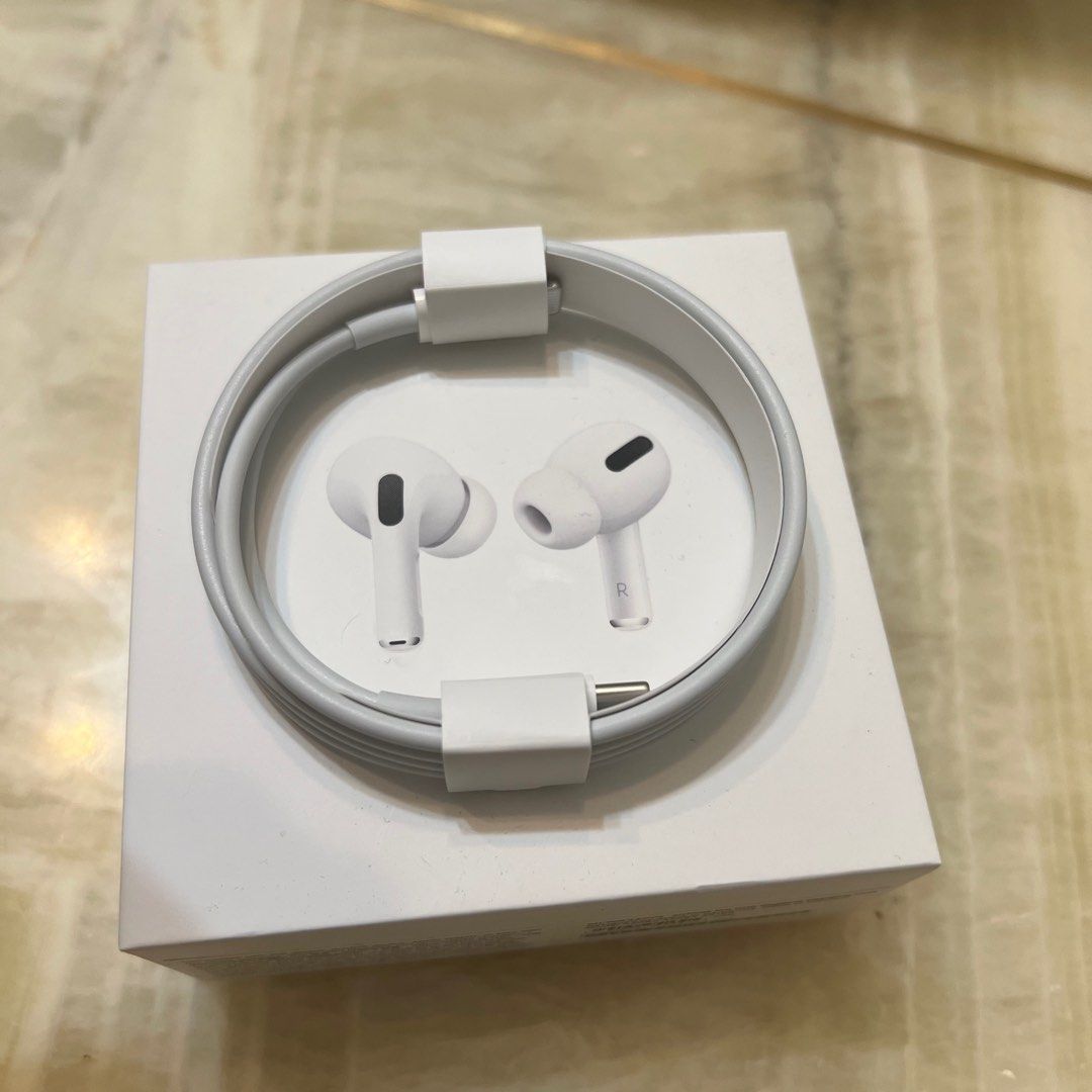 Apple AirPods Pro充電器 : Apple AirPods Pro(第二代)附MagSafe 充電盒(USB-C)(翻新