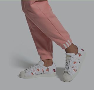 Adidas floral Superstar 23.5cms