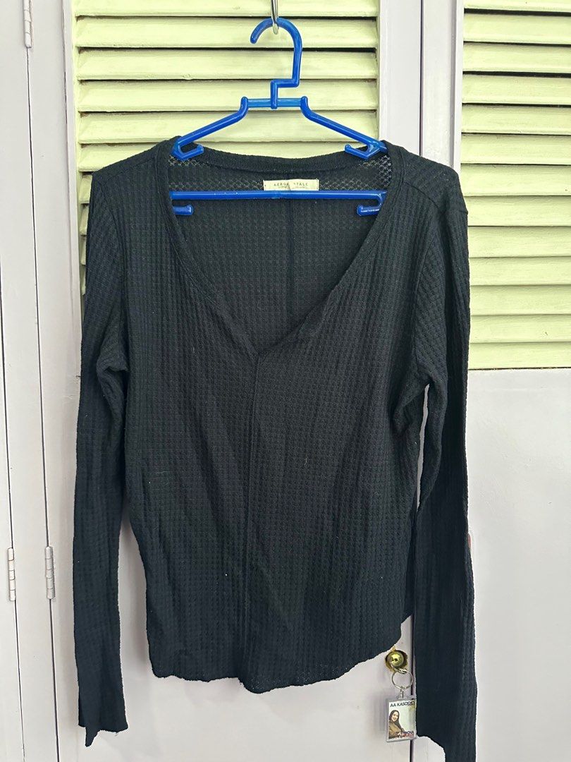 Aeropostale long sleeves (Category: Longsleeves) located in Lucena. Submitted by declutterqueen123 (Listing ID 1298191801, Image 1). Description: Bought in the US 2015. Free shipping nationwide.
