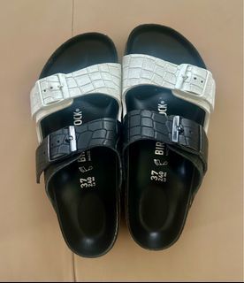 Authentic Birkenstock Arizona Split Embossed Leather Sandals