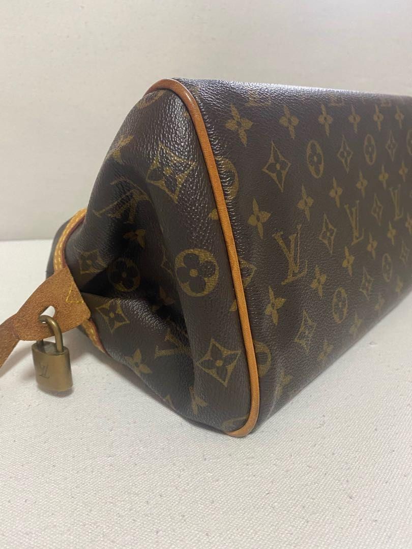 Authentic LV Monogram Montorgueil (Category: Luxury Bags & Wallets) located in San Juan City. Submitted by loveluxxe7 (Listing ID 1298244928, Image 3). Description: .