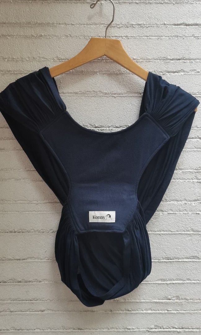 baby carrier (Category: Carriers & Slings) located in Baguio. Submitted by ukay_district (Listing ID 1298182557, Image 1). Description: Konny wrap carrier like new color: NAVY BLUE size MEDIUM, recommended baby weight 4-40kg 400.