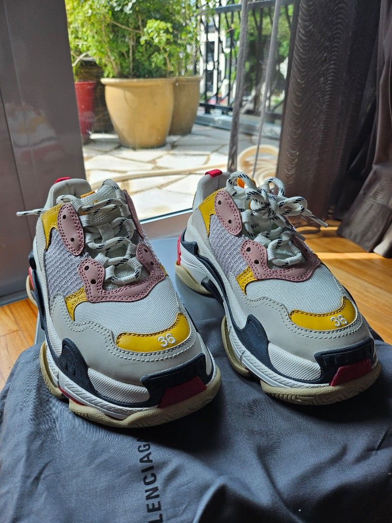 Balenciaga triple s 36 view deals