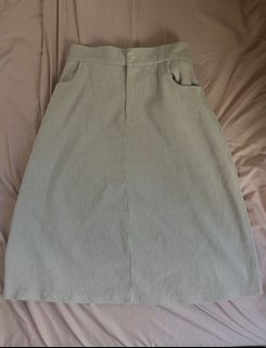 Capsule Wadrobe Essential Soft Corduroy Off White Garterized High Waist Skirt (WELL LOVED)