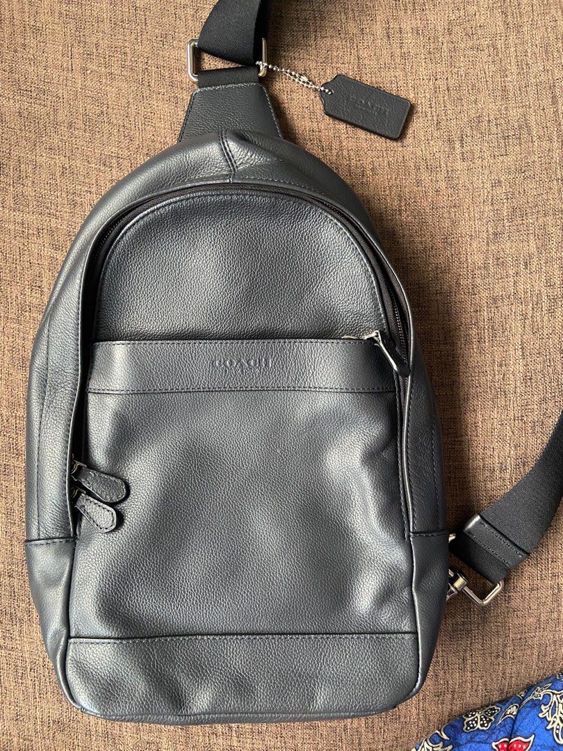 Coach Men’s Charles Pack Crossbody Bag (Category: Backpacks) located in Bacoor. Submitted by Preloved.ByPao (Listing ID 1298271999, Image 3). Description: •Never been used •still good as new •comes with a dust bag •tag is there for reference on what model and the original price of the bag.