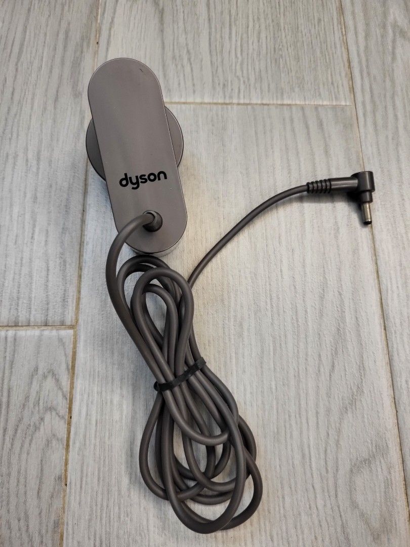 Dyson cyclone v10 fluffy 充電器charger, 家庭電器, 吸塵機＆ 家居 