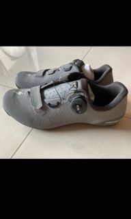 (Category: ) located in . Submitted by lotsofshoes (Listing ID 1298138741, Image 1). Description: .