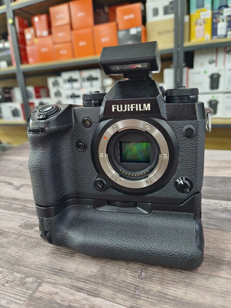 Fujifilm X-H1 Body.Sc 17.8k, Photography, Cameras on Carousell