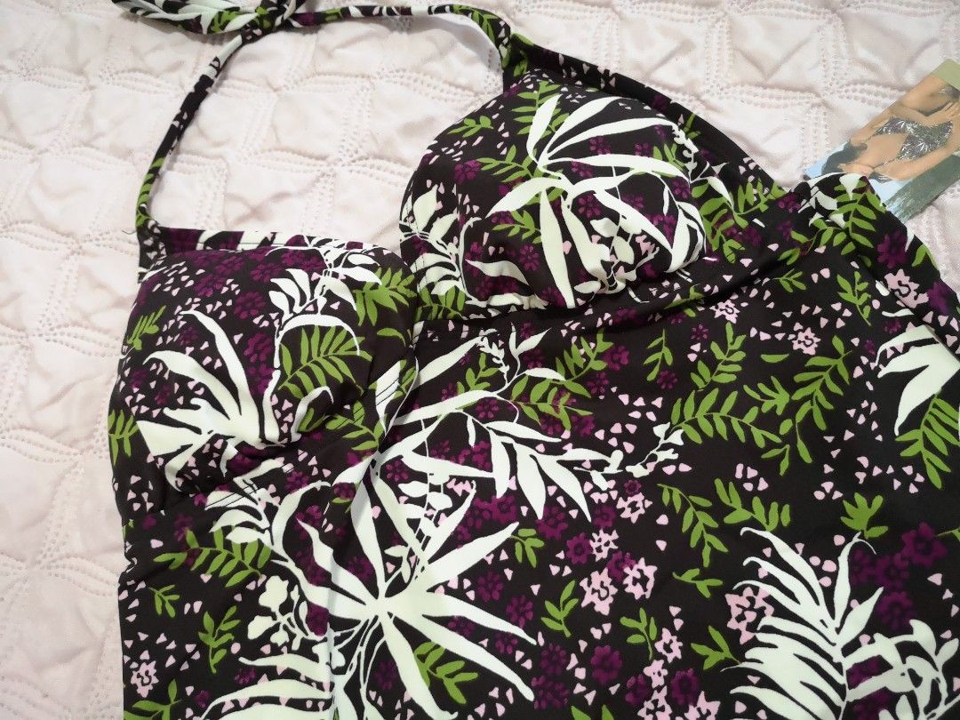 Halter Tankini Top (Category: Bikinis & Swimsuits) located in Quezon City. Submitted by skyebear (Listing ID 1298160953, Image 3). Description: Halter Tankini Top Spaghetti Ties Built in shelf bra Size: M.