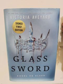 (Hardbound, Signed first edition) Glass Sword - Victoria Aveyard