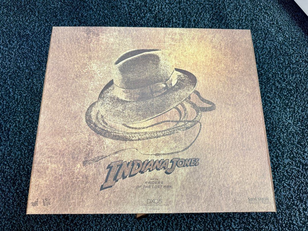 HOT TOYS DX05 INDIANA JONES and the RAIDERS OF THE LOST ARK 1/6TH