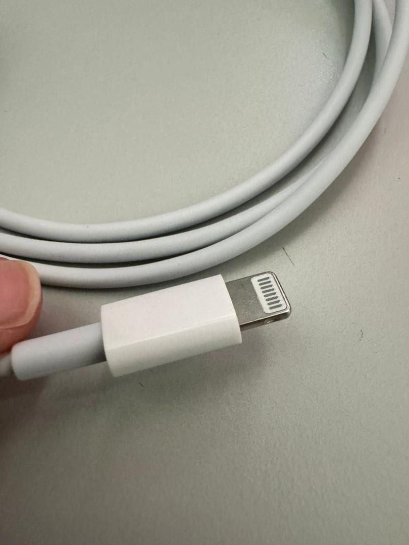 iphone lightning cable (Category: Cables & Adaptors) located in Shah Alam. Submitted by adriannaaa (Listing ID 1298200829, Image 2). Description: bought at tiktok, only cable .