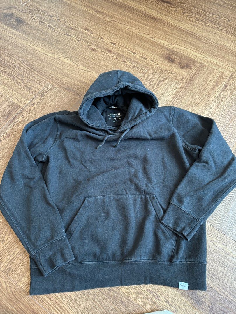 Jaket Hoodie PULL BEAR size M Fesyen Pria Pakaian Atasan di Carousell