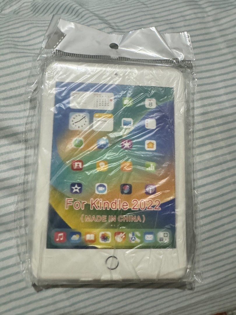 Kindle Basic 2022 Case (Category: Other Accessories) located in Antipolo. Submitted by jinymbang (Listing ID 1298192854, Image 1). Description: RFS: wrong size bought. i own a 2019 10th gen kindle MOP: gcash Delivery: c/o buyer.